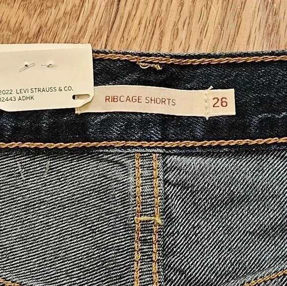 Levi's Premium Ribcage Shorts NWT Super High Rise Button fly Size 26 - Picture 5 of 11